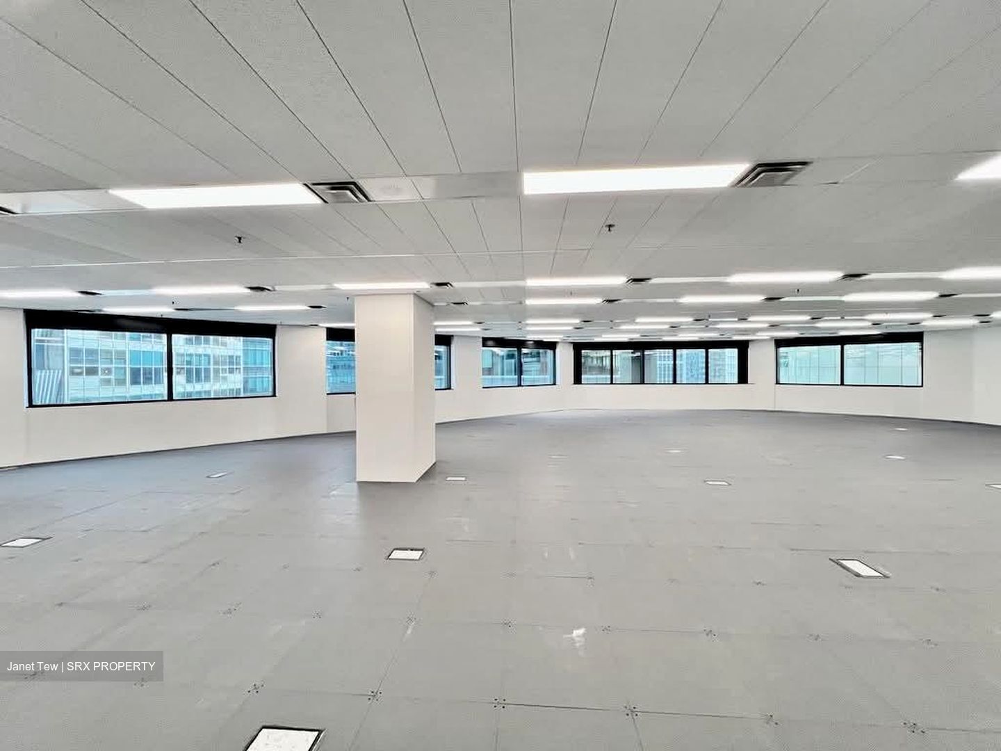 Robinson 77 (D1), Office #555456351